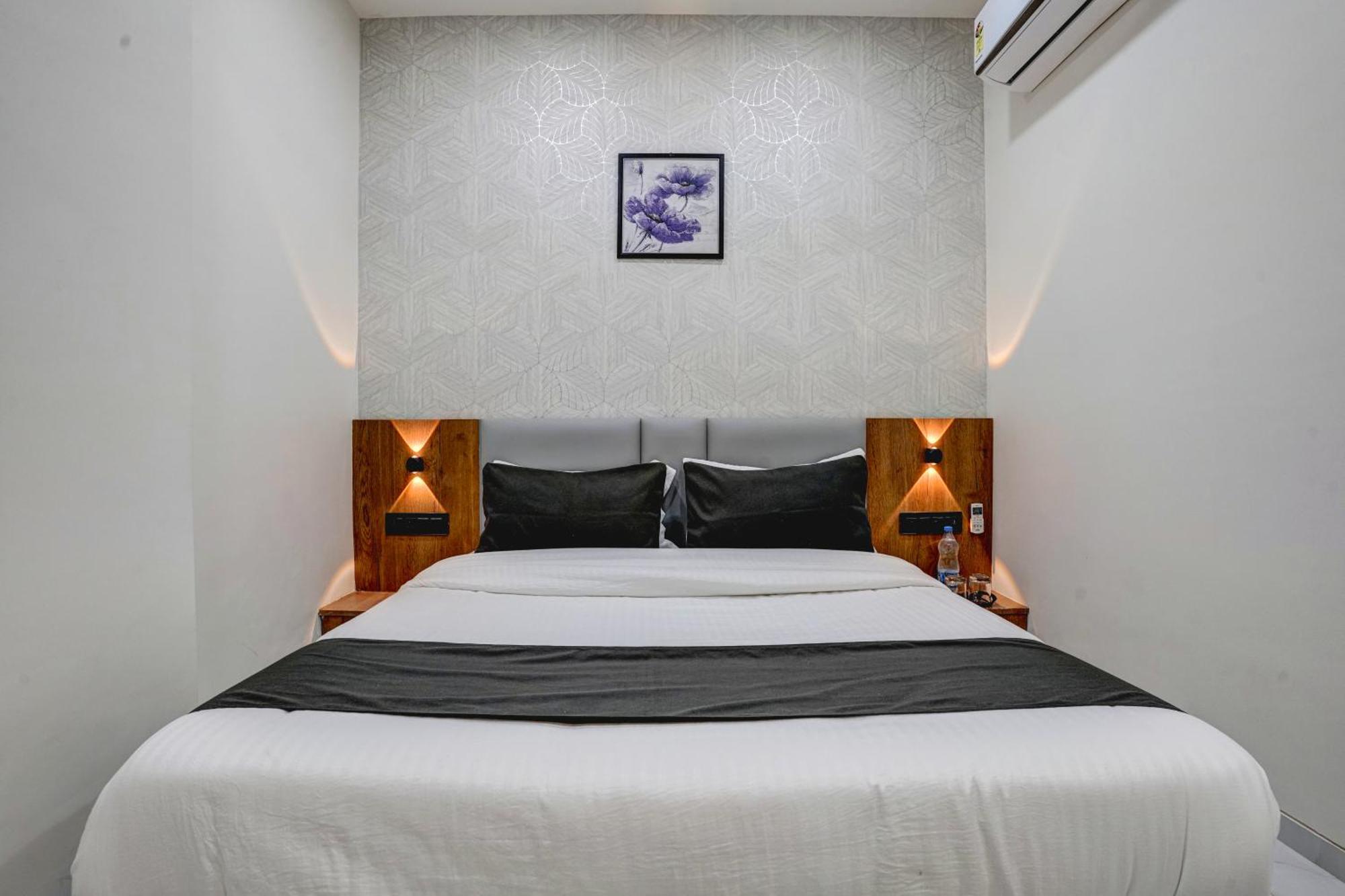 Hotel Paris Plaza Ахмедабад Екстериор снимка