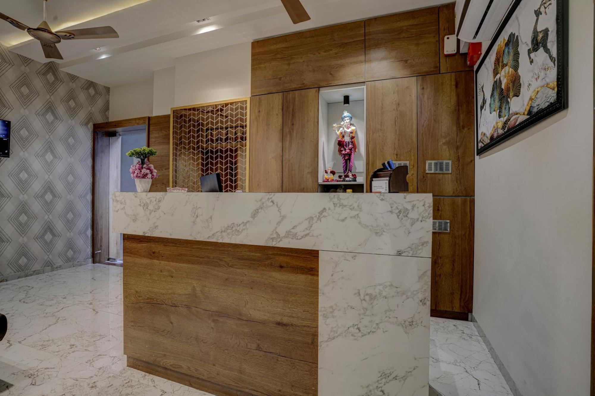 Hotel Paris Plaza Ахмедабад Екстериор снимка